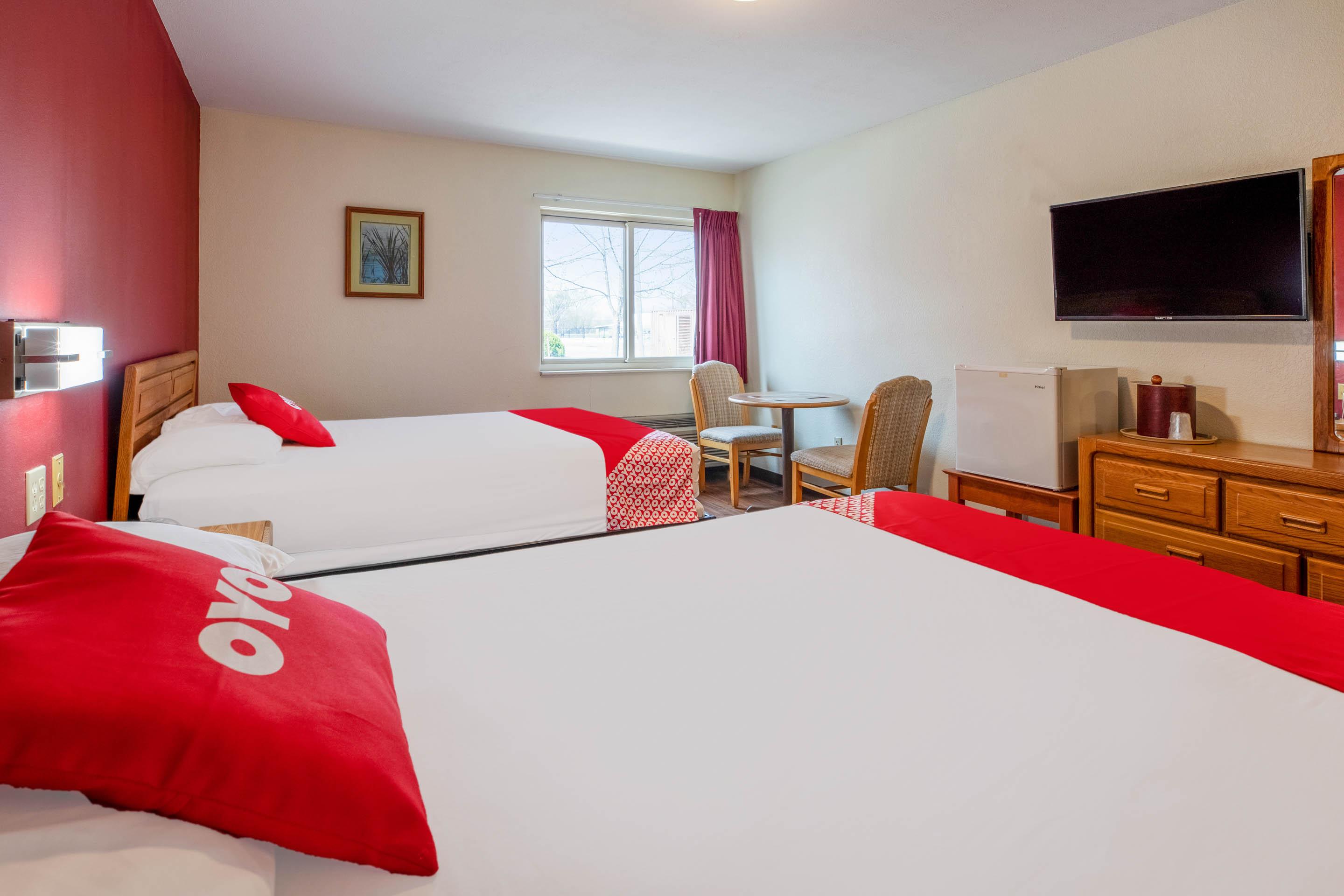 Oyo Hotel Chesaning Route 52 & Hwy 57 Dış mekan fotoğraf