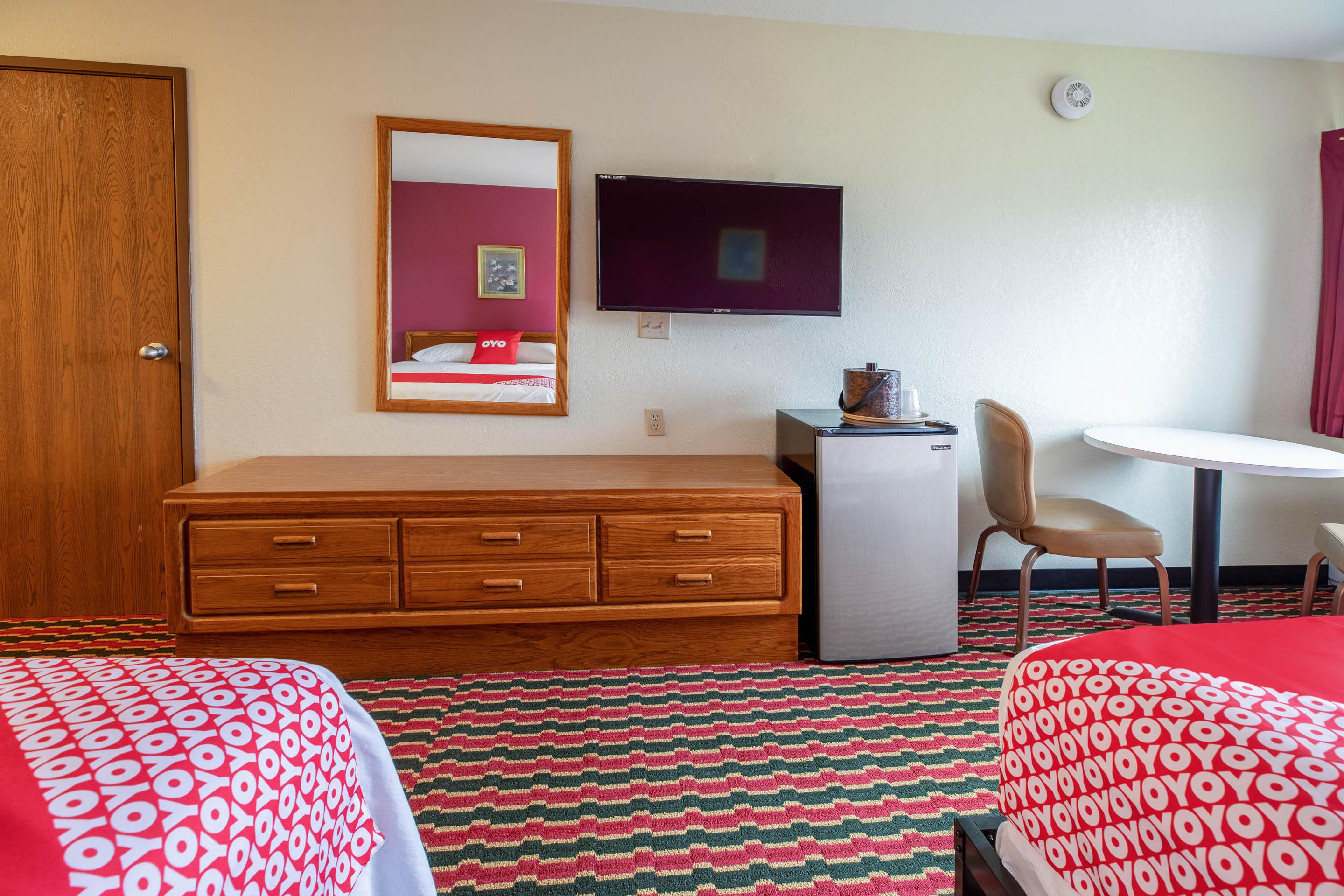 Oyo Hotel Chesaning Route 52 & Hwy 57 Dış mekan fotoğraf