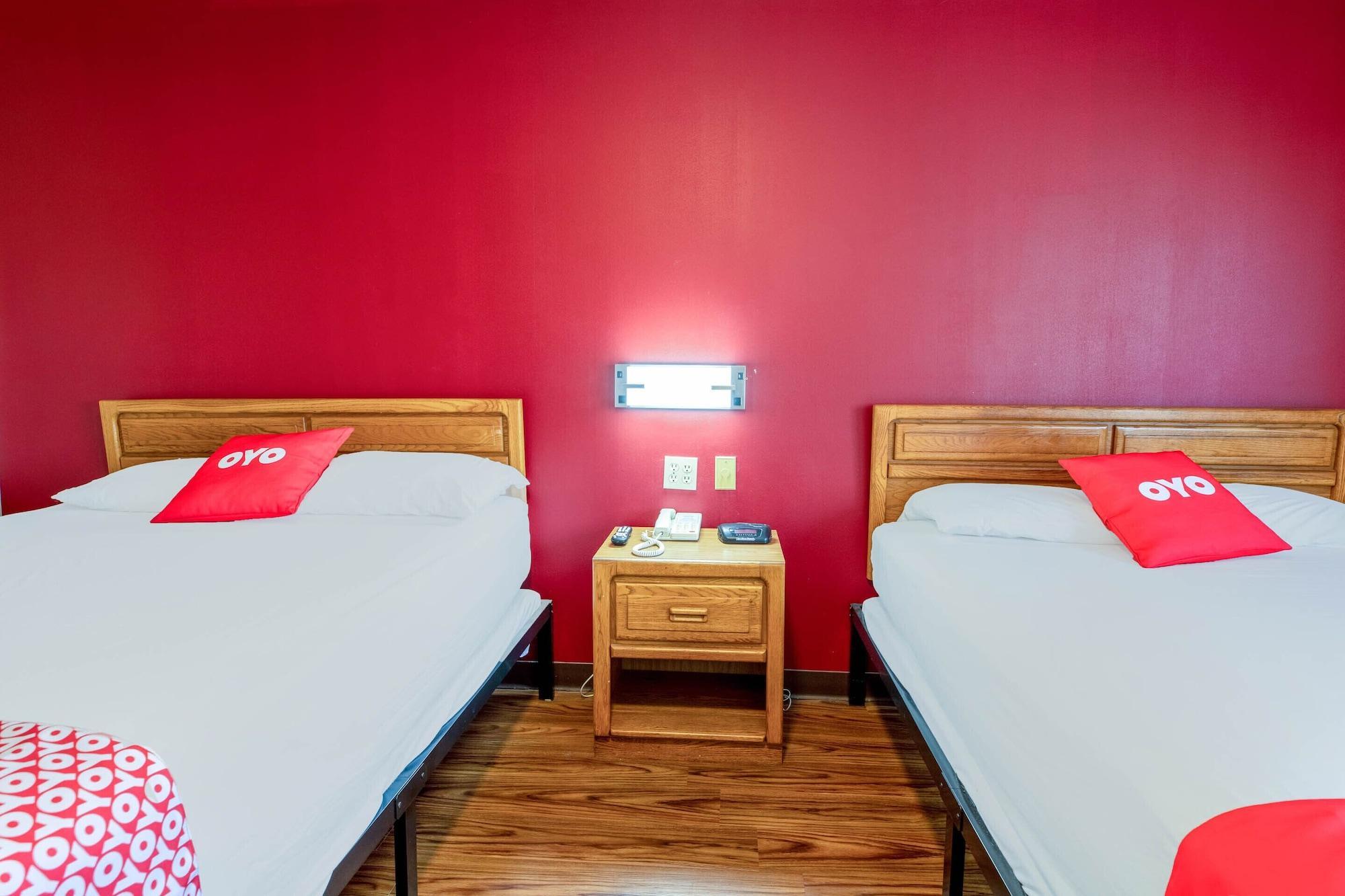Oyo Hotel Chesaning Route 52 & Hwy 57 Dış mekan fotoğraf