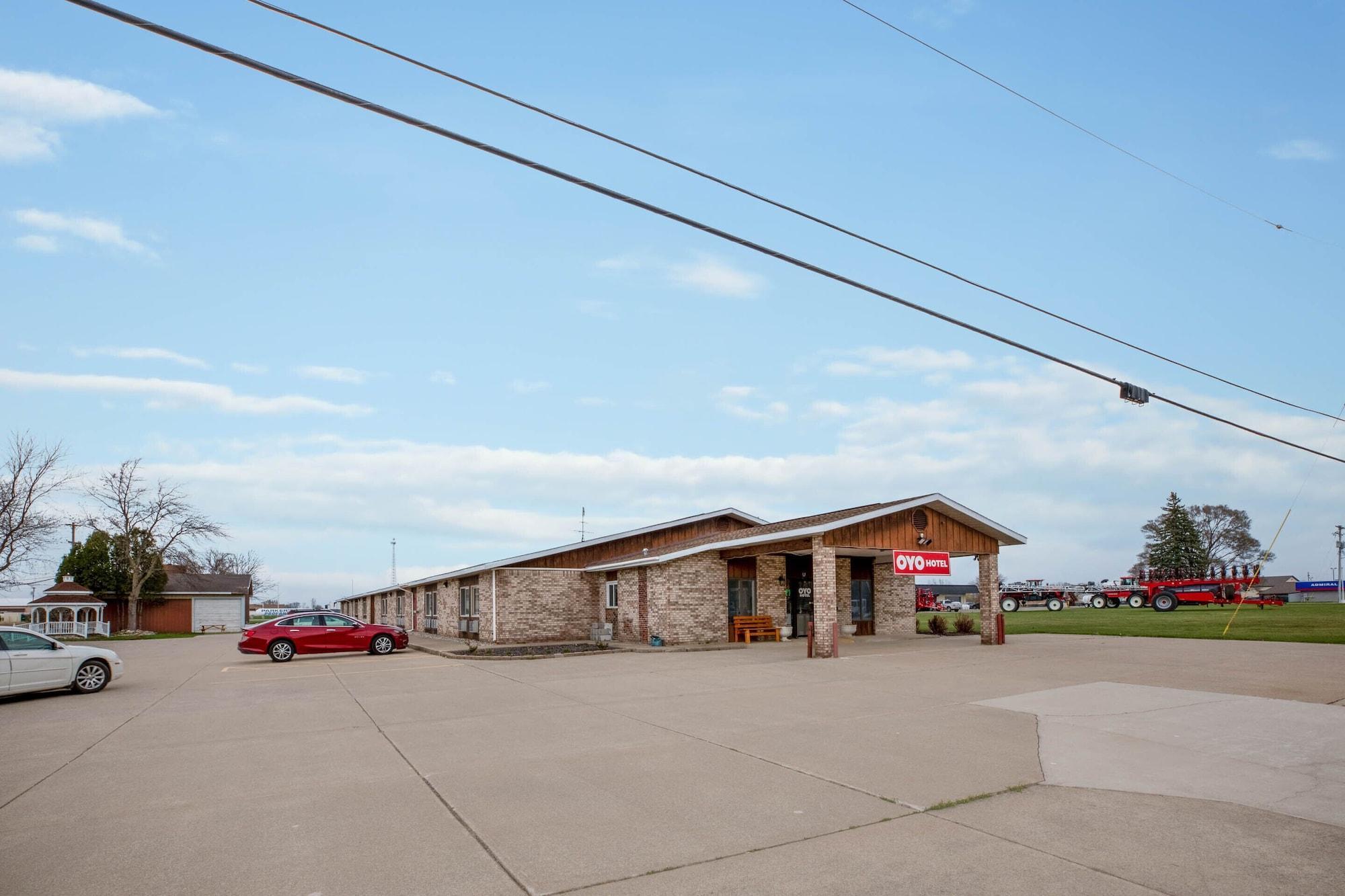 Oyo Hotel Chesaning Route 52 & Hwy 57 Dış mekan fotoğraf