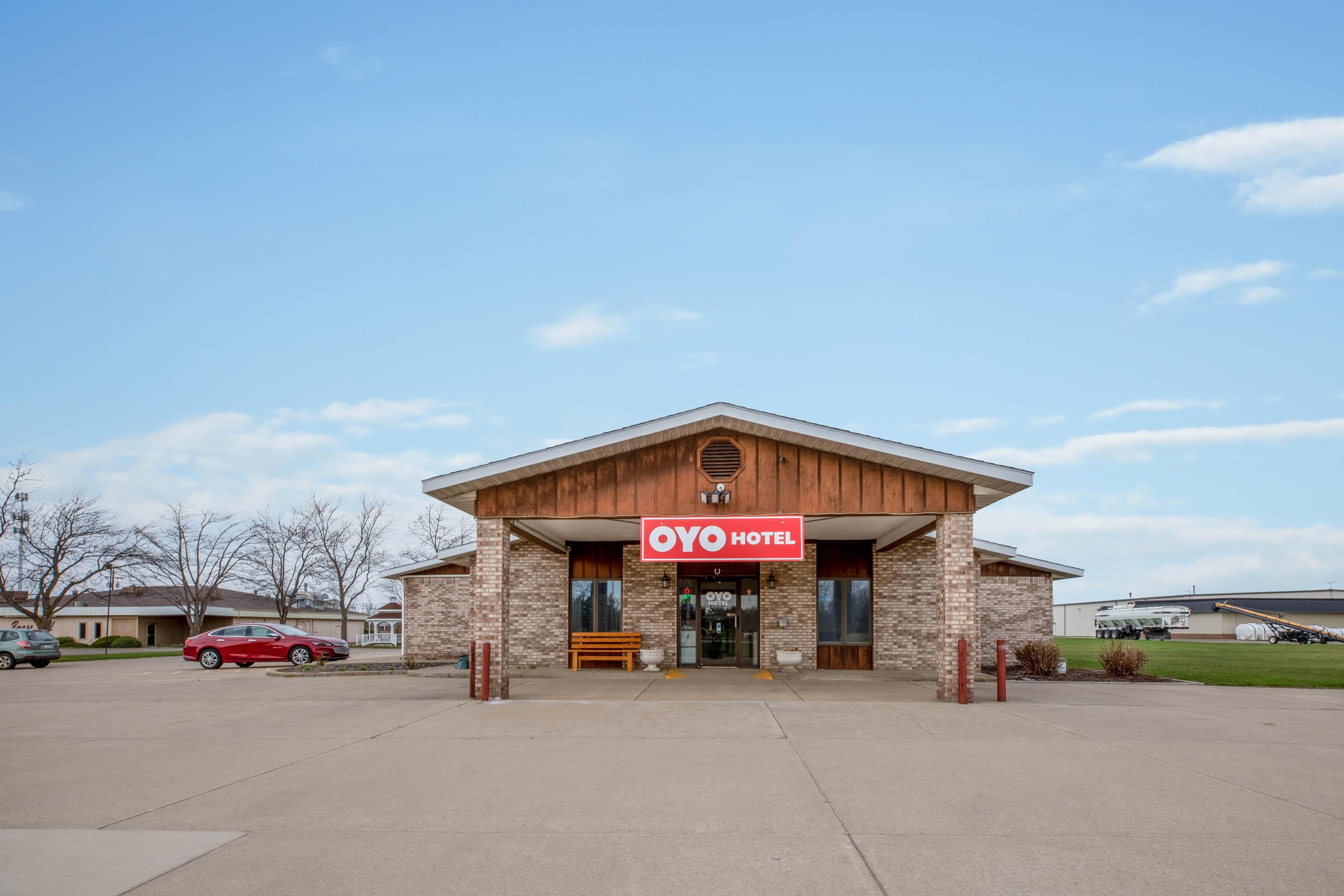 Oyo Hotel Chesaning Route 52 & Hwy 57 Dış mekan fotoğraf