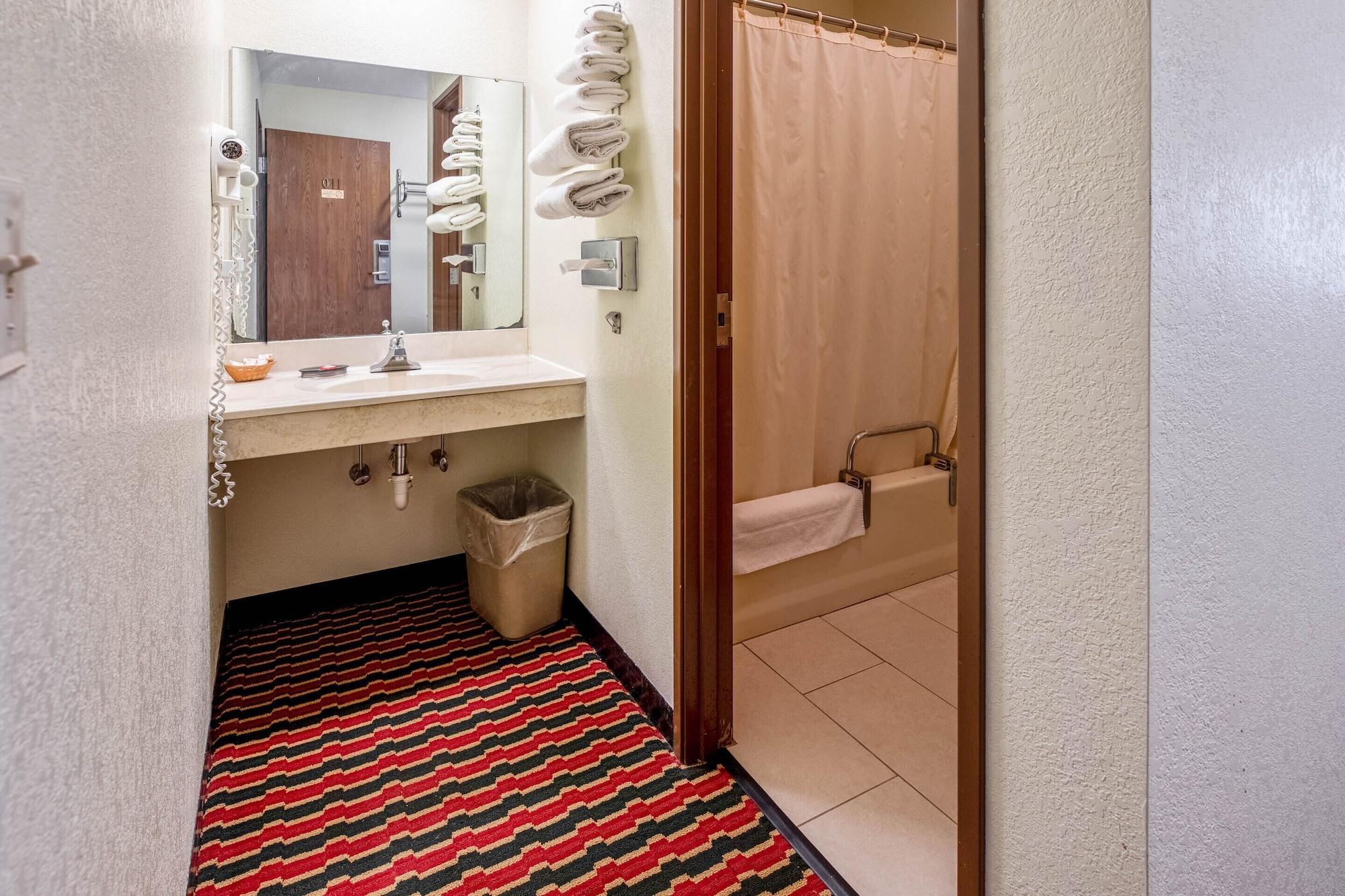Oyo Hotel Chesaning Route 52 & Hwy 57 Dış mekan fotoğraf