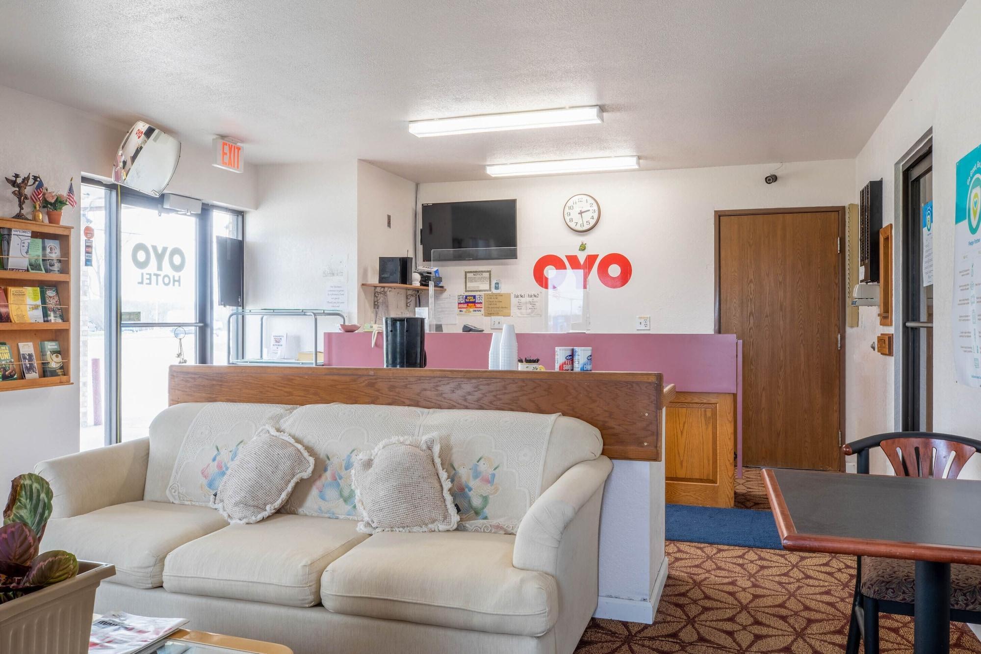 Oyo Hotel Chesaning Route 52 & Hwy 57 Dış mekan fotoğraf