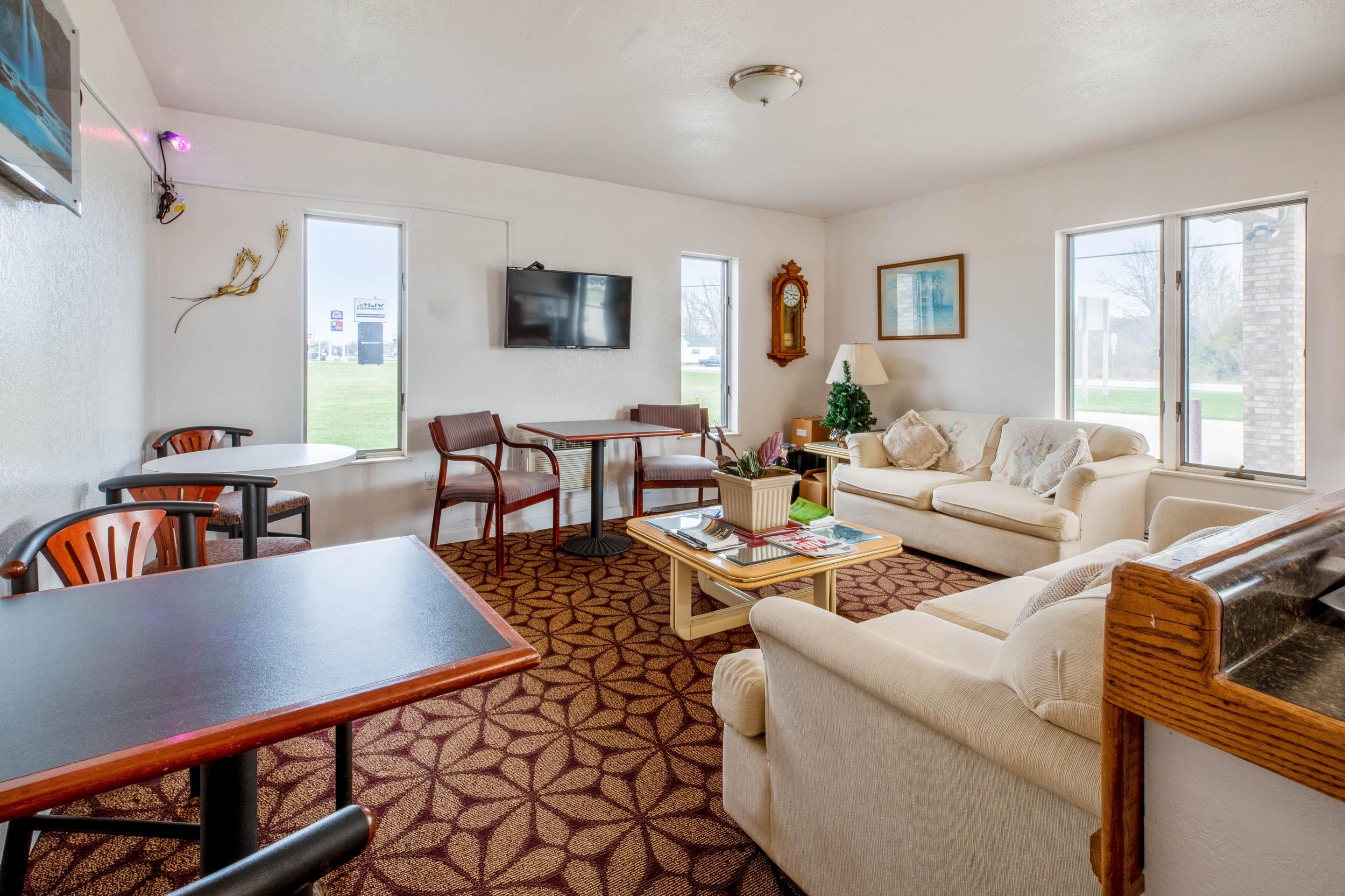 Oyo Hotel Chesaning Route 52 & Hwy 57 Dış mekan fotoğraf