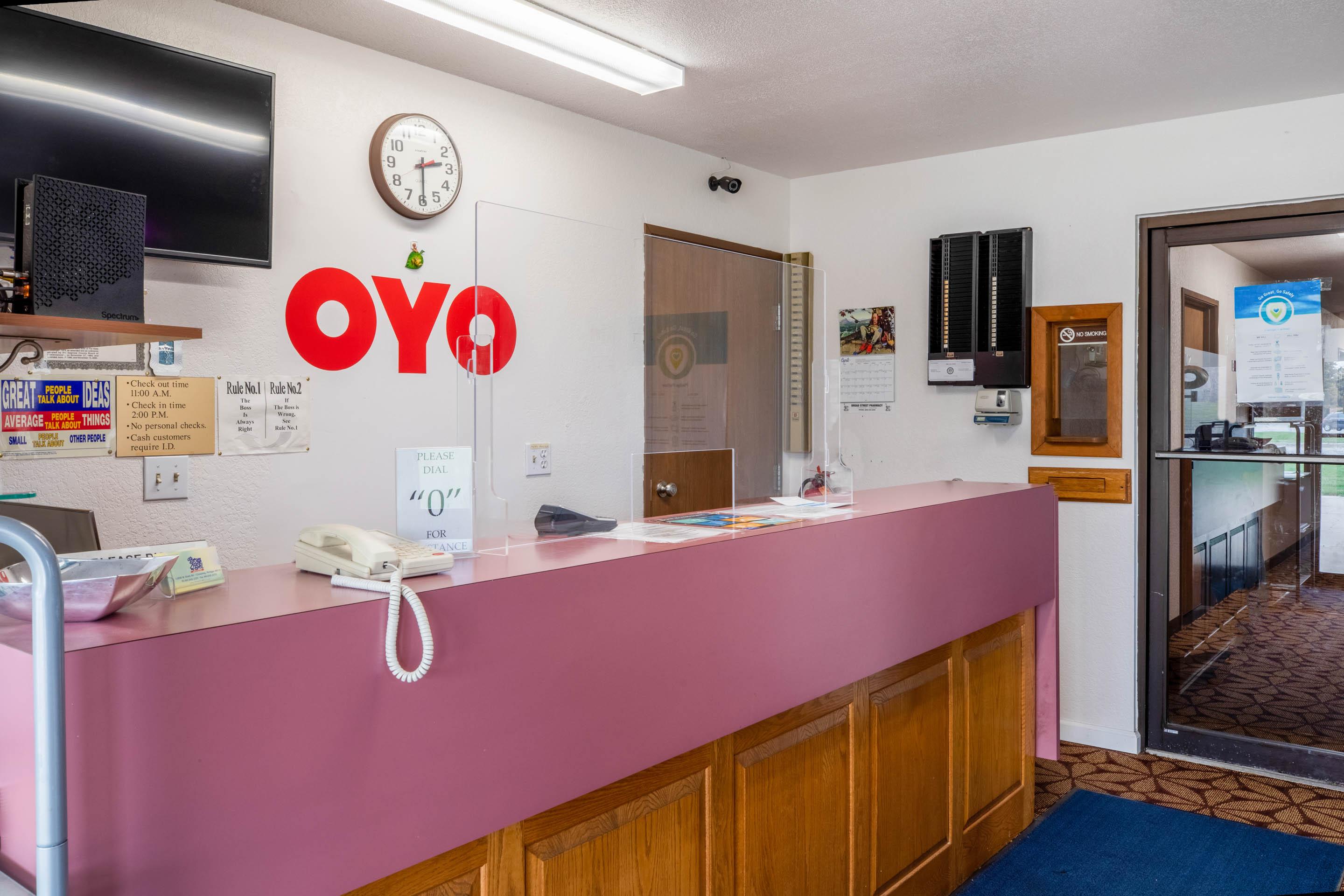 Oyo Hotel Chesaning Route 52 & Hwy 57 Dış mekan fotoğraf